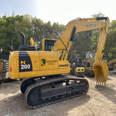 Escavatore da corsa Komatsu PC200-8 usato dal Giappone con ingegneria di precisione
